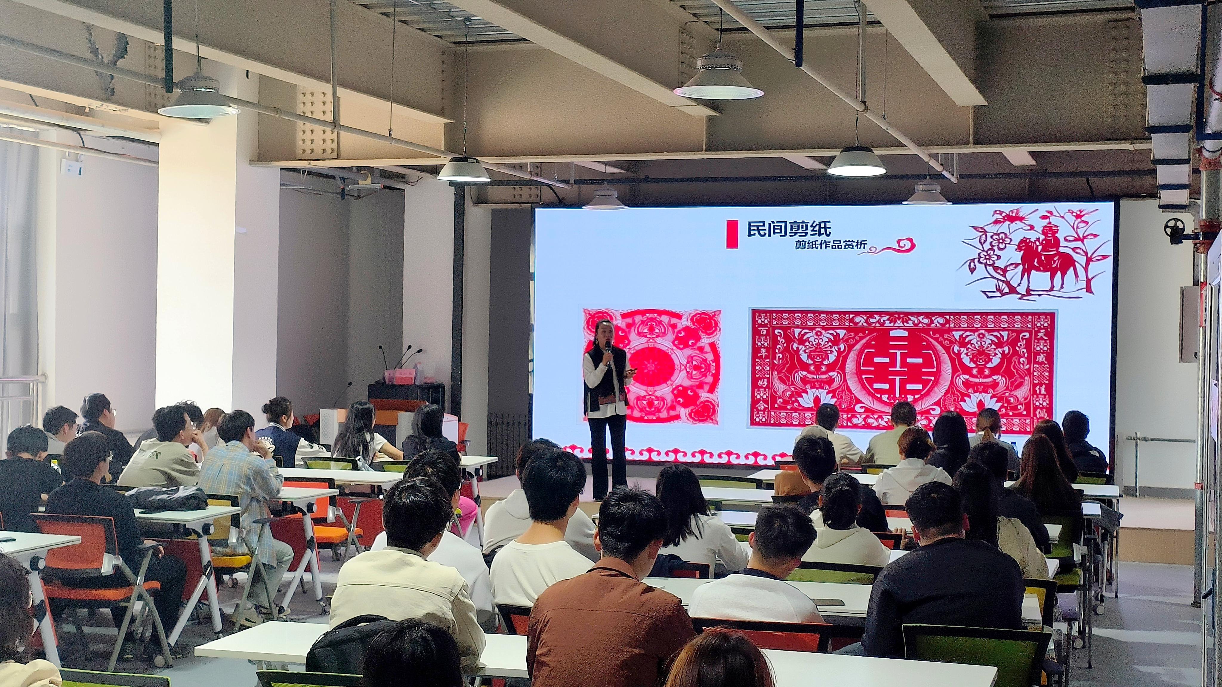 学校举行非遗文化进校园活动